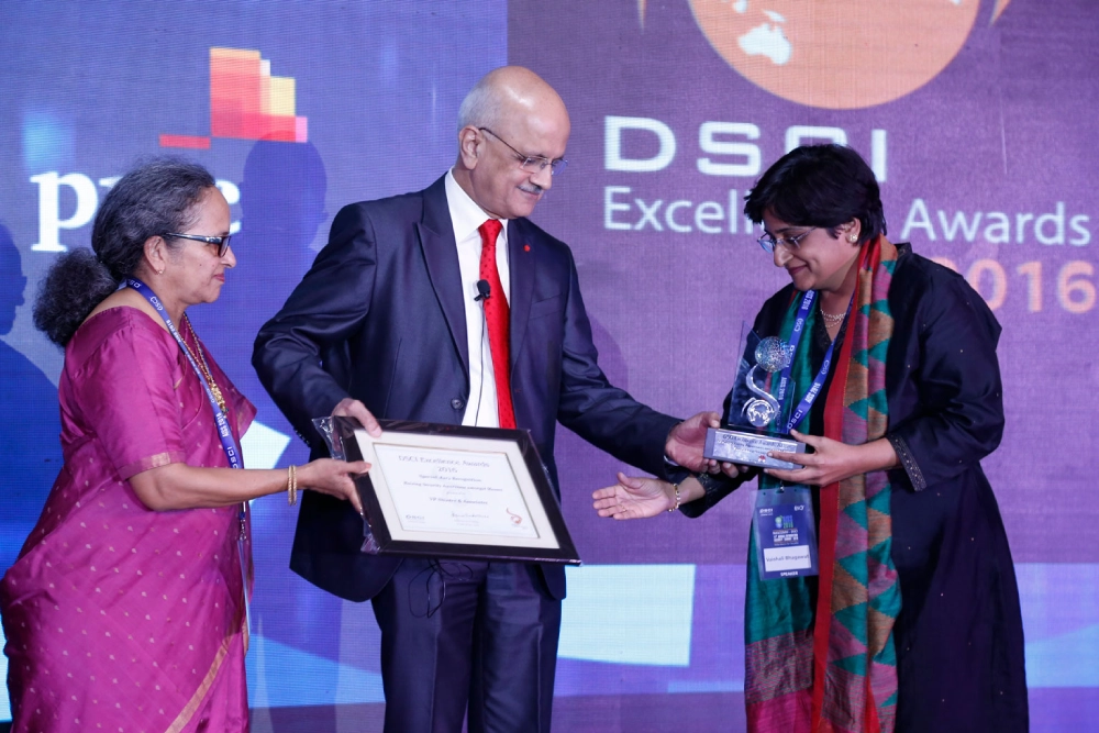 DSCI Excellence award to Top cyber lawyer in pune vaishali bhagwat